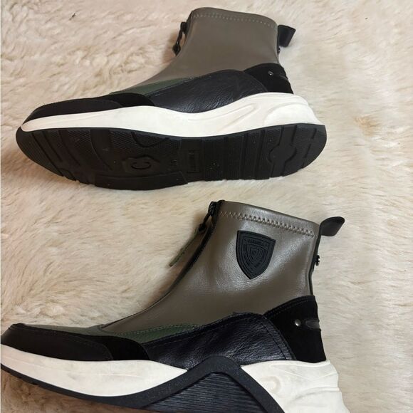 Carmela Sleek Black and Gray Boots with Modern Design - Picture 7 of 8